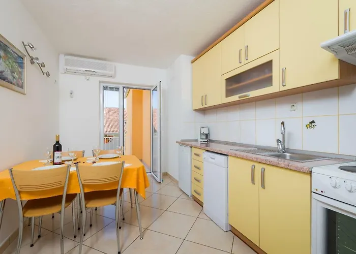 Apartament Nada *